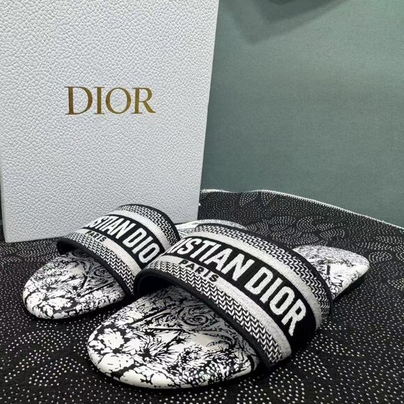 Dior Women’s Black Slipper